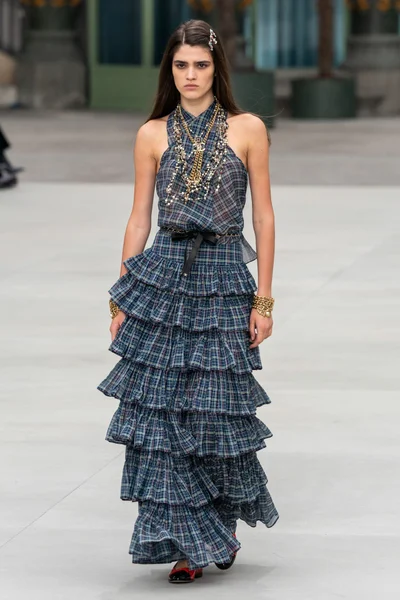 Look 69